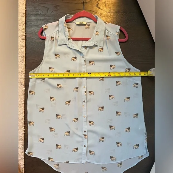 Pug print sleeveless blouse - Picture 8 of 9